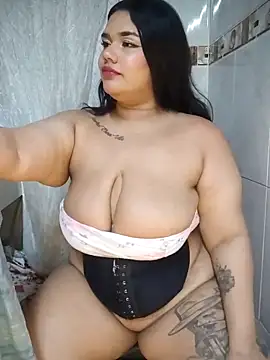 Snapshot of nikki_grey chatting on 03.23.25 nikki grey online show from 03.23.25