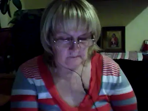 Snapshot of Violet5364 chatting on 11.01.25 Violet5364 online show from 11.01.25