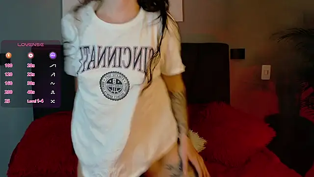 Snapshot of alejandra_jonees chatting on 02.21.25 alejandra jonees online show from 02.21.25