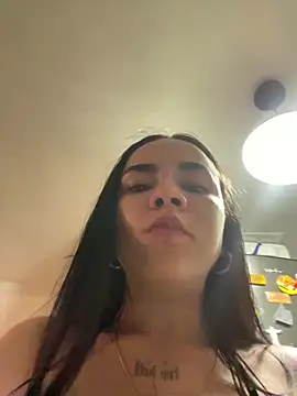 Snapshot of Naatalia chatting on 02.18.25 Naatalia online show from 02.18.25