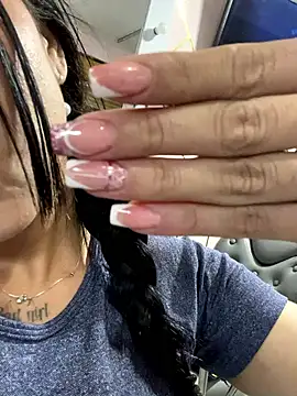 Snapshot of Naatalia chatting on 02.19.25 Naatalia online show from 02.19.25