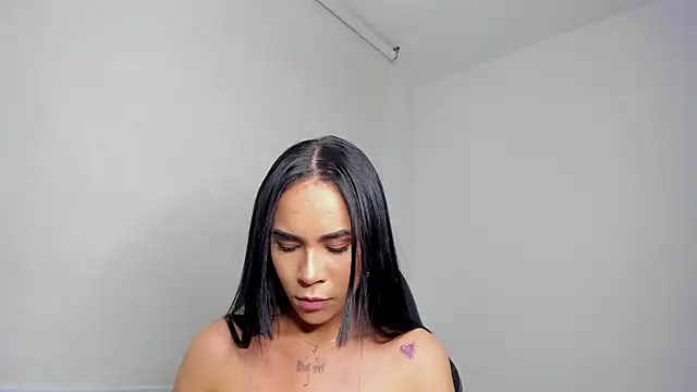 Snapshot of Naatalia chatting on 03.02.25 Naatalia online show from 03.02.25