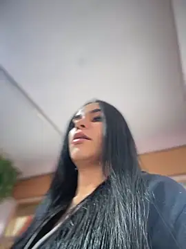 Snapshot of Naatalia chatting on 09.29.25 Naatalia online show from 09.29.25