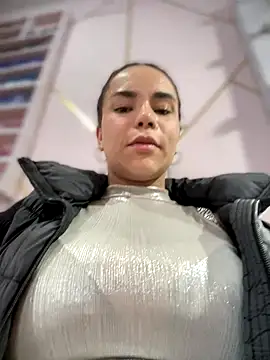 Snapshot of Naatalia chatting on 10.20.25 Naatalia online show from 10.20.25