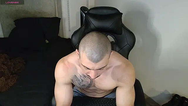 Snapshot of kevin_jef chatting on 03.08.25 kevin jef online show from 03.08.25