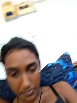 Snapshot of indianpink_lips chatting on 03.08.25 indianpink lips online show from 03.08.25