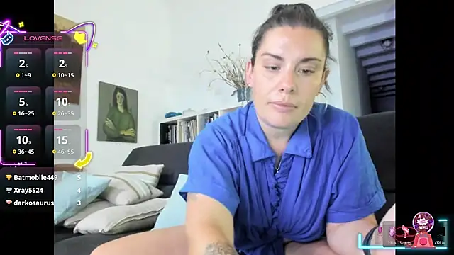 Snapshot of Lar0uch chatting on 09.21.25 Lar0uch online show from 09.21.25