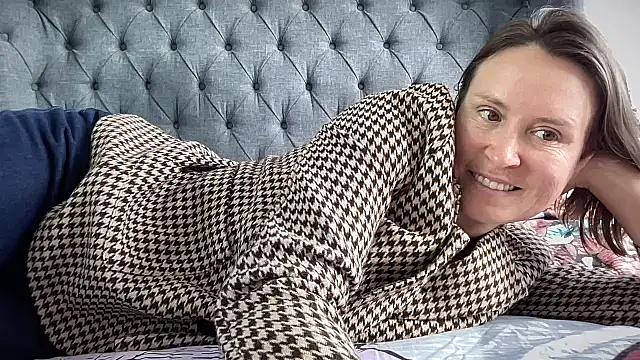 Snapshot of eatmypie69 chatting on 09.11.25 eatmypie69 online show from 09.11.25