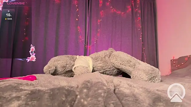 Snapshot of Ellise-Sugar chatting on 03.02.25 Ellise-Sugar online show from 03.02.25