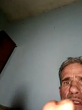 Snapshot of Billgreen69 chatting on 11.08.25 Billgreen69 online show from 11.08.25