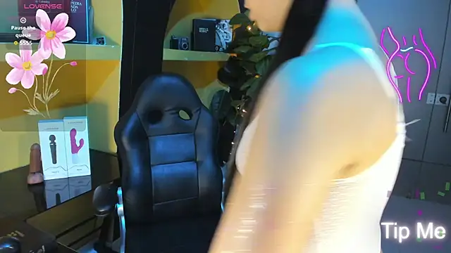 Snapshot of IvanaWatson chatting on 09.14.25 IvanaWatson online show from 09.14.25