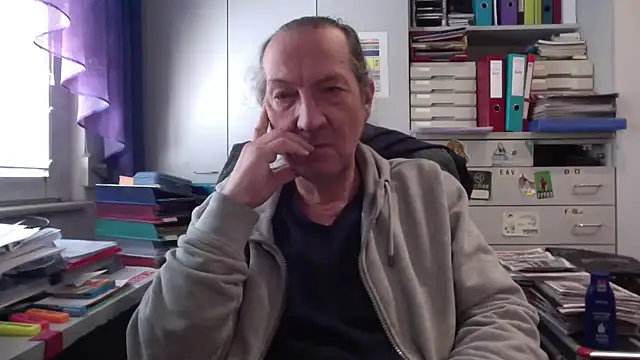 Snapshot of HMStraps01 chatting on 03.06.25 HMStraps01 online show from 03.06.25