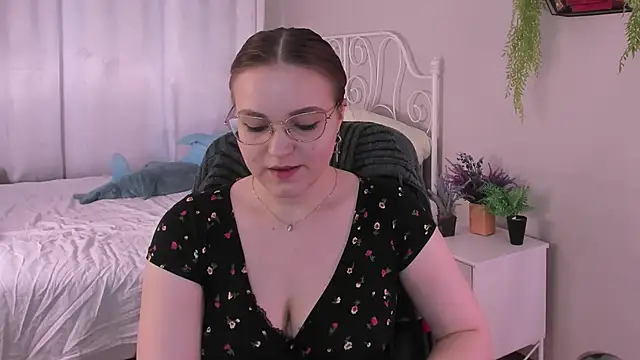 Snapshot of Rada_Woods chatting on 03.19.25 Rada Woods online show from 03.19.25