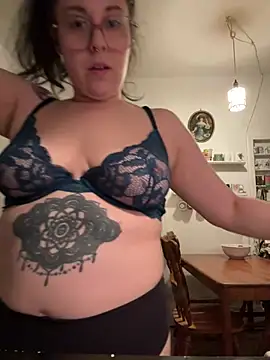 Snapshot of Rosiee69_ chatting on 03.18.25 Rosiee69  online show from 03.18.25