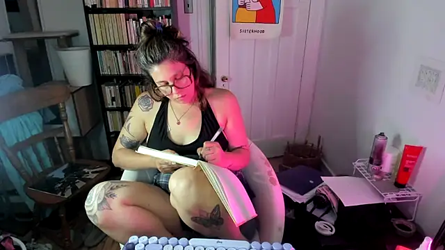 Snapshot of Rosiee69_ chatting on 09.17.25 Rosiee69  online show from 09.17.25