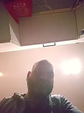 Snapshot of Mrnutella chatting on 11.03.25 Mrnutella online show from 11.03.25