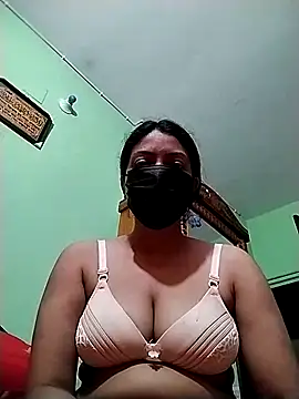 Snapshot of cuteangel9999 chatting on 03.03.25 cuteangel9999 online show from 03.03.25