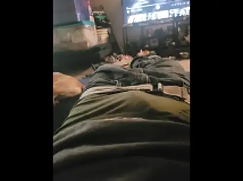 Snapshot of taterae chatting on 10.30.25 taterae online show from 10.30.25