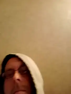 Snapshot of taterae chatting on 11.03.25 taterae online show from 11.03.25