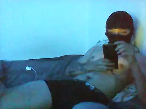 Snapshot of Dragonflyyp chatting on 10.29.25 Dragonflyyp online show from 10.29.25