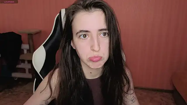 Snapshot of reaiss chatting on 10.15.25 reaiss online show from 10.15.25