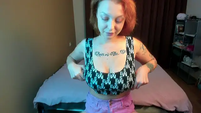 Snapshot of Mystic_Doll chatting on 09.26.25 Mystic Doll online show from 09.26.25