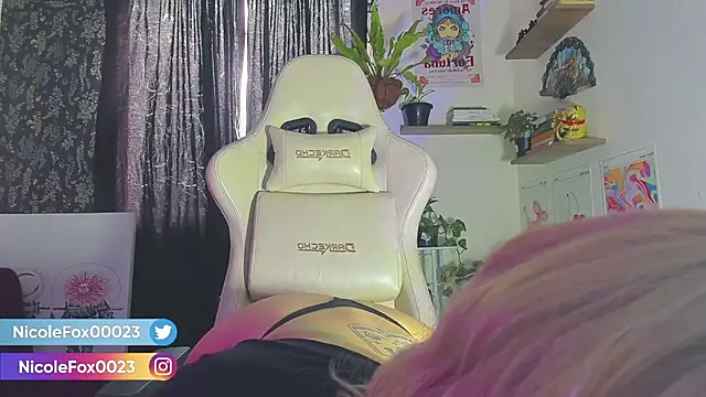 Snapshot of NicoleFox23_ chatting on 03.14.25 NicoleFox23 online show from 03.14.25
