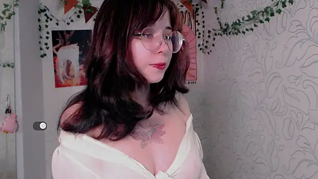 Snapshot of _miraclecattt_ chatting on 10.09.25 miraclecattt online show from 10.09.25