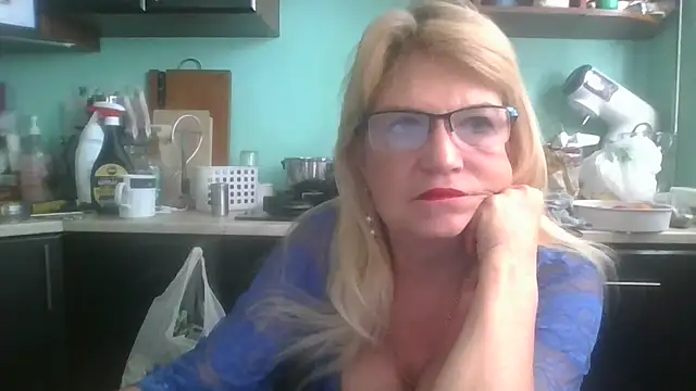 Snapshot of Heidi-Helga chatting on 09.23.25 Heidi-Helga online show from 09.23.25