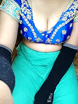 Snapshot of geetha_telugu_kan277 chatting on 10.19.25 geetha telugu kan277 online show from 10.19.25