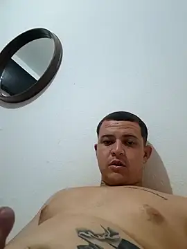 Snapshot of comcoroas chatting on 03.19.25 comcoroas online show from 03.19.25