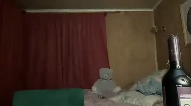 Snapshot of WhiteSnow09 chatting on 03.08.25 WhiteSnow09 online show from 03.08.25