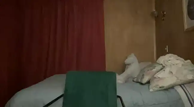 Snapshot of WhiteSnow09 chatting on 03.09.25 WhiteSnow09 online show from 03.09.25