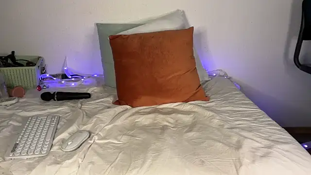 Snapshot of bayofdarkness chatting on 09.11.25 bayofdarkness online show from 09.11.25