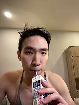 Snapshot of Hon1069 chatting on 03.09.25 Hon1069 online show from 03.09.25