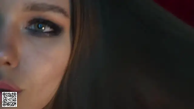 Snapshot of Moni_Carroll chatting on 10.04.25 Moni Carroll online show from 10.04.25