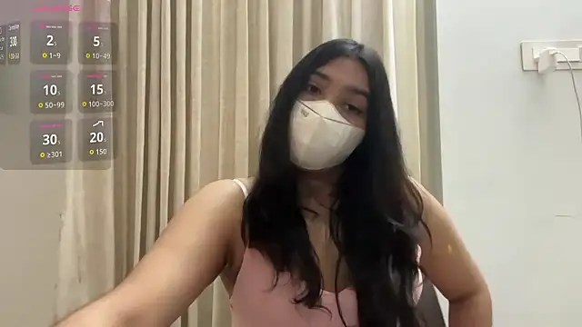 Snapshot of oviyakalra chatting on 10.14.25 oviyakalra online show from 10.14.25