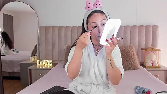 Snapshot of Sophie_Restrepo chatting on 03.20.25 Sophie Restrepo online show from 03.20.25