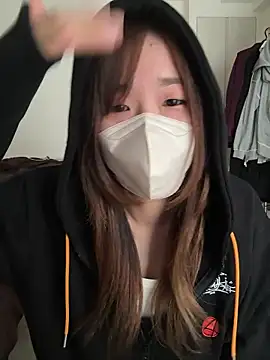 Snapshot of daiyo_kai_Gutara chatting on 10.05.25 daiyo kai Gutara online show from 10.05.25