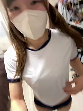 Snapshot of daiyo_kai_Gutara chatting on 10.05.25 daiyo kai Gutara online show from 10.05.25