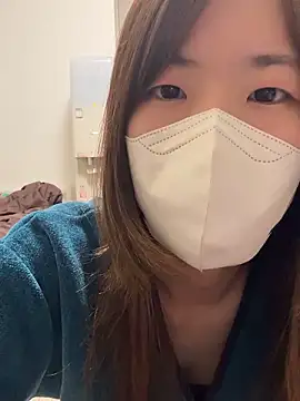 Snapshot of daiyo_kai_Gutara chatting on 10.17.25 daiyo kai Gutara online show from 10.17.25