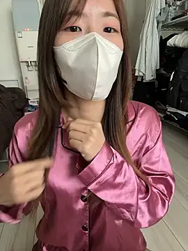 Snapshot of daiyo_kai_Gutara chatting on 10.18.25 daiyo kai Gutara online show from 10.18.25