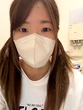 Snapshot of daiyo_kai_Gutara chatting on 10.19.25 daiyo kai Gutara online show from 10.19.25