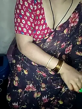 Snapshot of Bagi-Sexy chatting on 10.07.25 Bagi-Sexy online show from 10.07.25