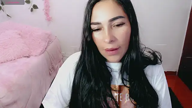 Snapshot of luna_lgomez_ chatting on 03.06.25 luna lgomez  online show from 03.06.25