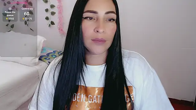 Snapshot of luna_lgomez_ chatting on 03.23.25 luna lgomez  online show from 03.23.25