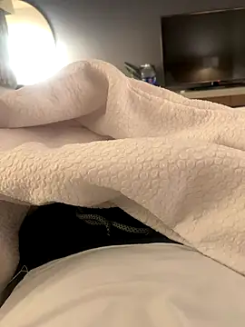 Snapshot of lucas_grass chatting on 10.24.25 lucas grass online show from 10.24.25