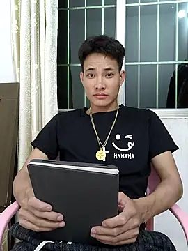 Snapshot of Dannyhobb chatting on 03.01.25 Dannyhobb online show from 03.01.25