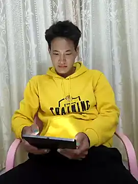 Snapshot of Dannyhobb chatting on 03.19.25 Dannyhobb online show from 03.19.25