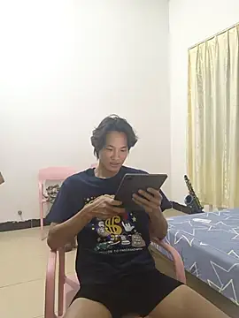 Snapshot of Dannyhobb chatting on 10.01.25 Dannyhobb online show from 10.01.25